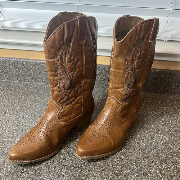 Coconuts Womens 9 M Western Cowboy Boots Brown Embossed Faux Leather Pointed Toe - Picture 1 of 11